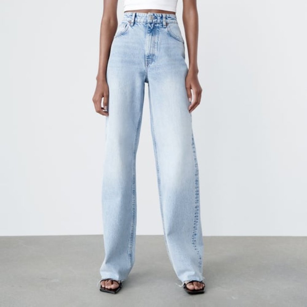 Zara Wide Leg Jeans Light Wash